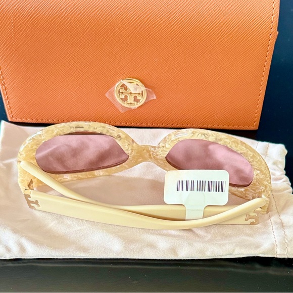 NWT Tory Burch Oversized Cat Eye Sunglasses - Picture 3 of 6